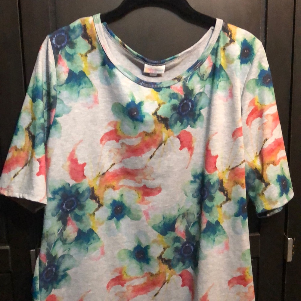 Lularoe Gigi top
